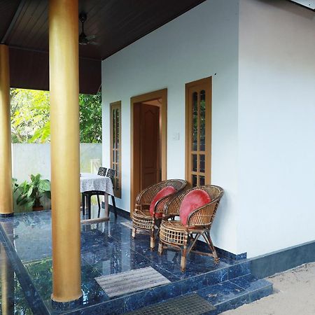 Marari Neena Beach Homestay Mararikulam Exteriör bild