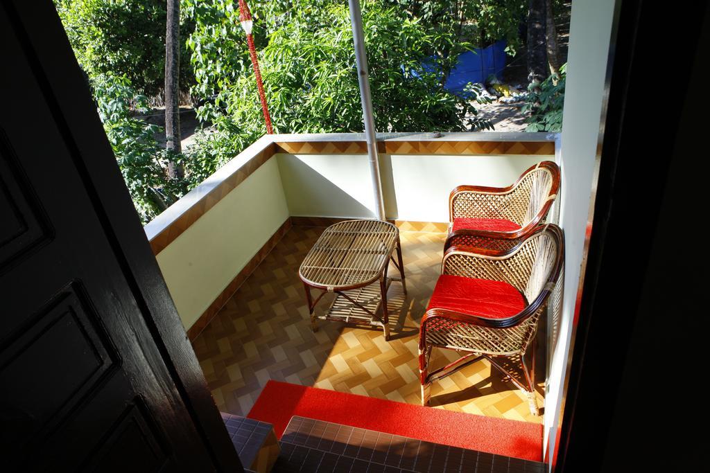 Marari Neena Beach Homestay Mararikulam Exteriör bild